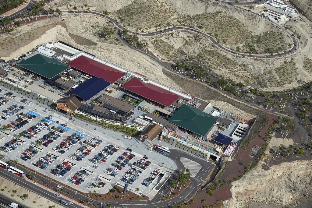 Siam Mall w Costa Adeje na Teneryfie z lotu ptaka