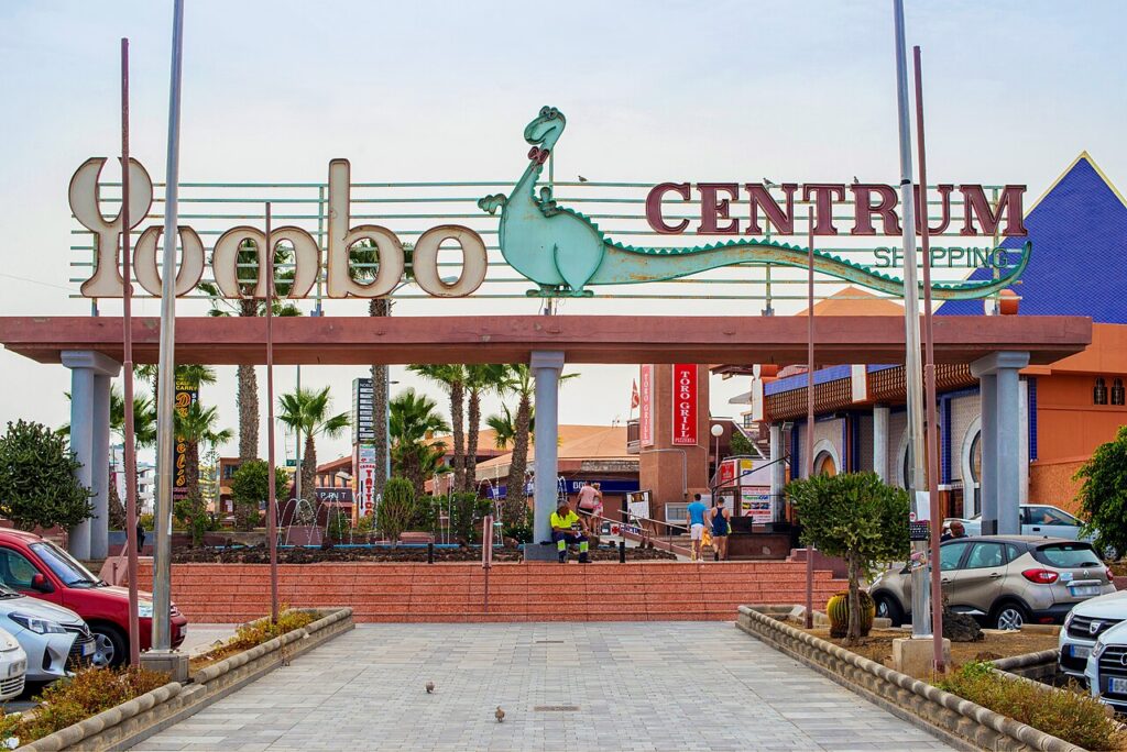 Centrum handlowe Yumbo w Playa del Inglés na Gran Canarii