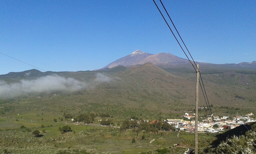 Teide i dolina Santiago del Teide widziane z drogi TF-436 prowadzącej do Masca