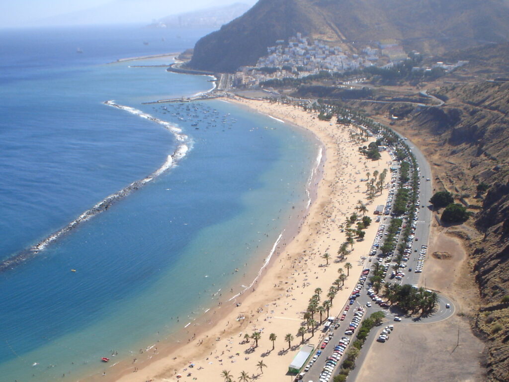 Plaża Las Teresitas w San Andrés koło Santa Cruz de Tenerife